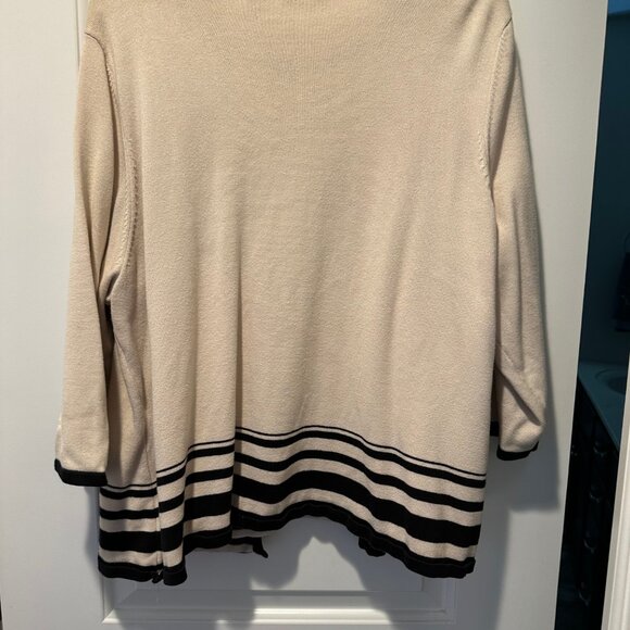 Women's Cardigan - Picture 2 of 3